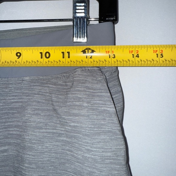 lululemon athletica Men's T.H.E. Linerless 9” Shorts Gray - Size XS - Picture 7 of 9